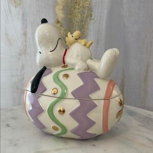 Lenox Peanuts Easter Snoopy and Woodstock Ceramic Egg Trinket Box